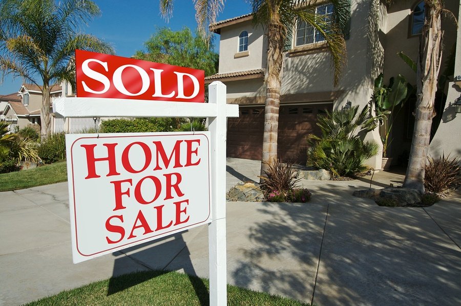 Housing Prices Edge Lower in Los Angeles in June 2022